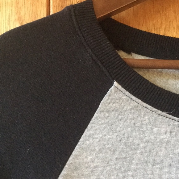 Round neck henley sweatshirt - Picture 3 of 3